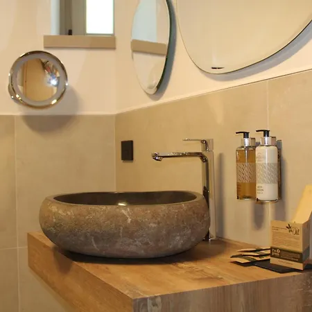 Twinssuites - Adults Only * Limone sul Garda